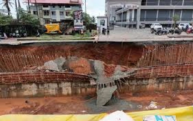 Rider Injured in Fall at Hazardous Santhekatte Underpass Site - News Karnataka