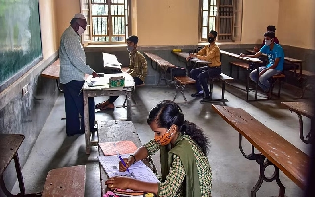 KSEAB Warns Against Unauthorized School Registrations for Class 10 Exams - News Karnataka