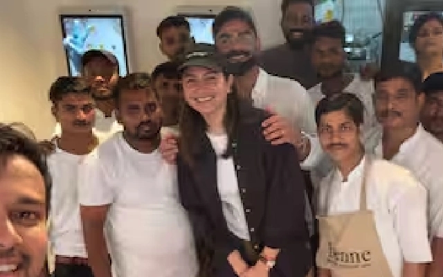 Virat Kohli and Anushka Sharma Enjoy South Indian Lunch Date in Mumbai - News Karnataka