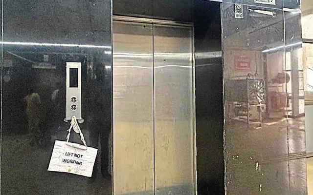 Bengaluru Man Dies in Tragic Elevator Mishap at Commercial Building - News Karnataka