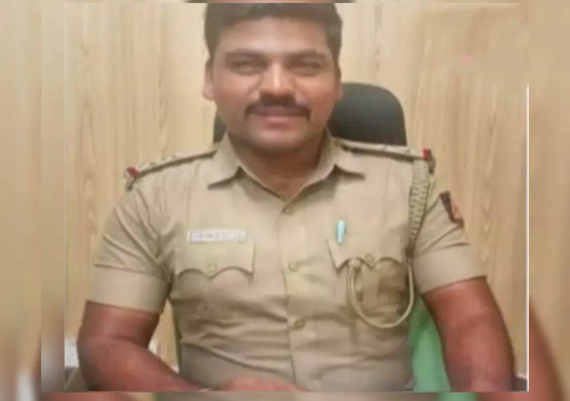 Sub-inspector harassed to send nude photo! Doctor complains to commissioner - News Karnataka