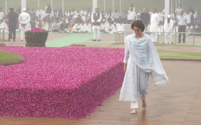 Priyanka Gandhi Slams Delhi’s Air Quality, Calls It a “Gas Chamber” - News Karnataka