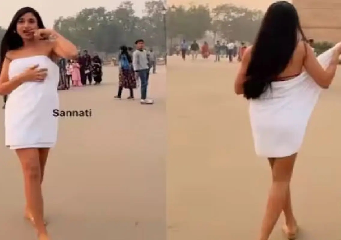 Watch Video: Girl dances in towel at India Gate, sparks outrage online - News Karnataka