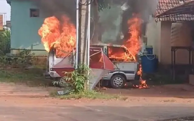 Van Destroyed in Fire Near Surathkal, Cause Unknown - News Karnataka
