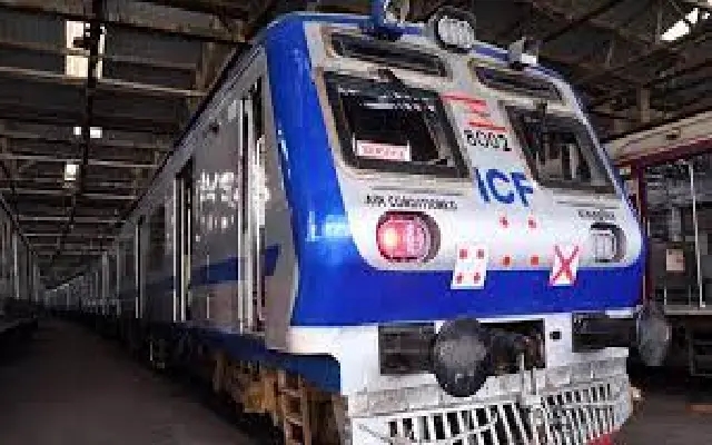 Mumbai’s New AC Local: A Cool Commute Gift This Christmas! - News Karnataka