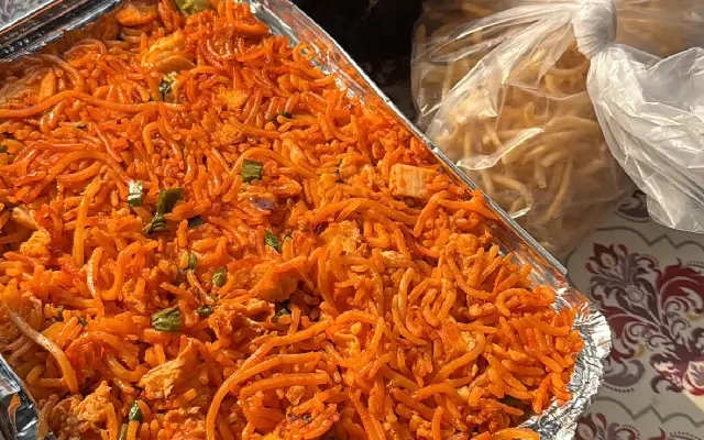 Techie Orders Food on Train via Zomato, Shares Viral Experience - News Karnataka