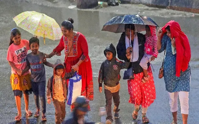Kodagu closes schools, colleges due to Cyclone Fengal's impact - News Karnataka