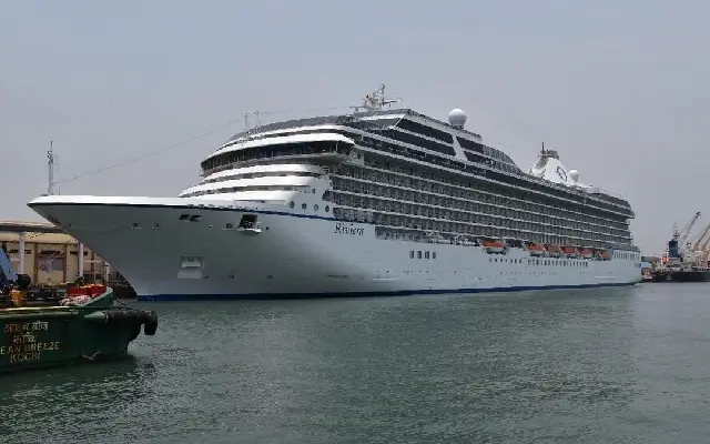 MS Silver Whisper marks the start of cruise season at New Mangalore Port - News Karnataka