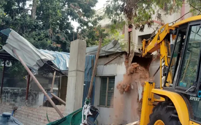 Chickpet Residents Demand Action Against Illegal Constructions - News Karnataka