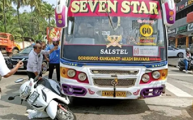 Scooter rider escapes unscathed after bus crash at Lalbagh - News Karnataka