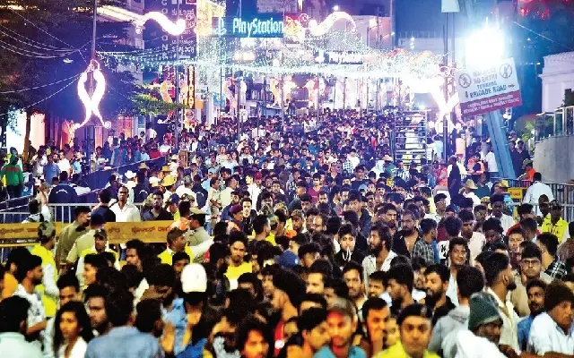Bengaluru Welcomes 2025 With Music, Lights, and Tight Security - News Karnataka