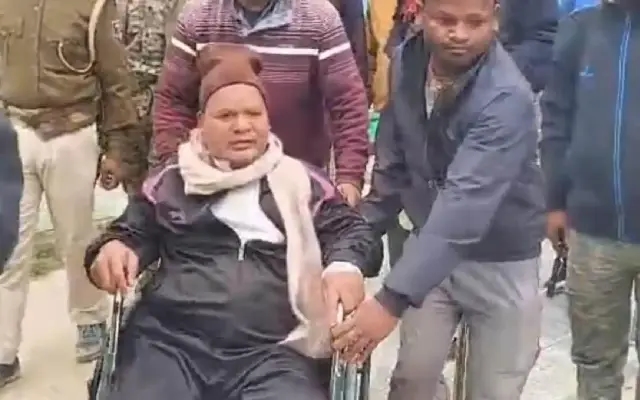 Bihar Prohibition Minister escapes with minor injuries in tempo accident - News Karnataka