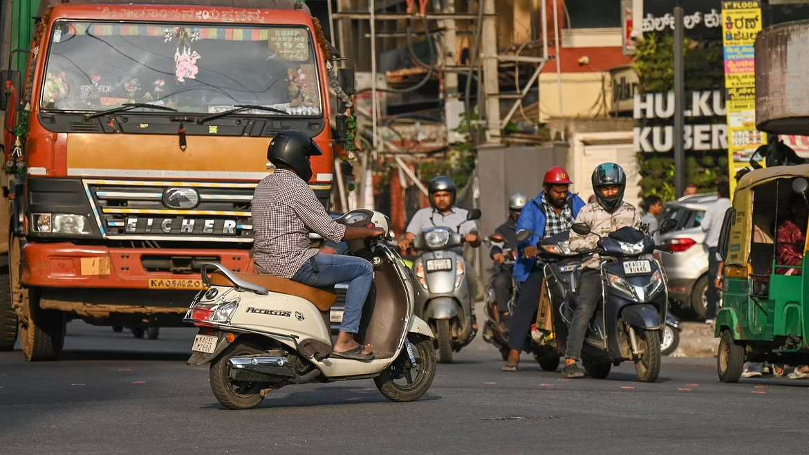 Bengaluru Traffic Fines Hit ₹7.4 Crore in 2024, Reform Urged - News Karnataka