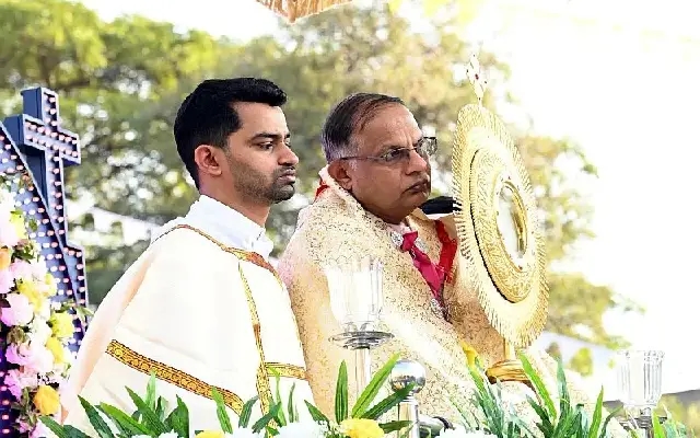 Mangalore Catholics Celebrate Epiphany with Grand Eucharistic Procession - News Karnataka
