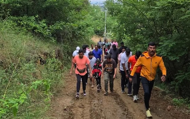 Chamarajanagar Police Launch Fitness Trekking Initiative - News Karnataka