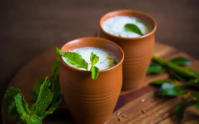 Cooling Relief: BMTC Staff Serves Free Buttermilk to Beat the Heat - News Karnataka