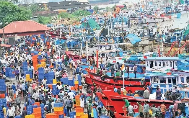 Malpe Businesses Shut in Solidarity with Fishermen’s Protest - News Karnataka