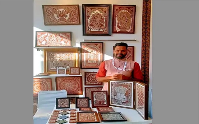 Udupi’s Kaavi Art Shines at Rashtrapati Bhavan Exhibition - News Karnataka