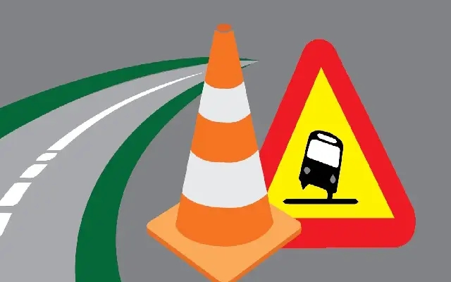 Udupi: Auto-Rickshaw Overturns in Overtaking Mishap, Driver Unhurt - News Karnataka