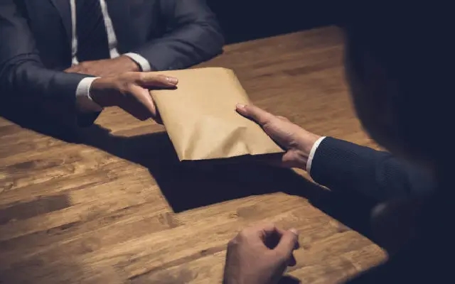 Udupi: APP Caught Red-Handed by Lokayukta While Taking Bribe - News Karnataka