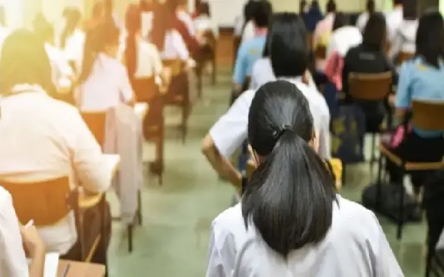 Madhya Pradesh's Education Paradox: More Funds, Fewer Students - News Karnataka