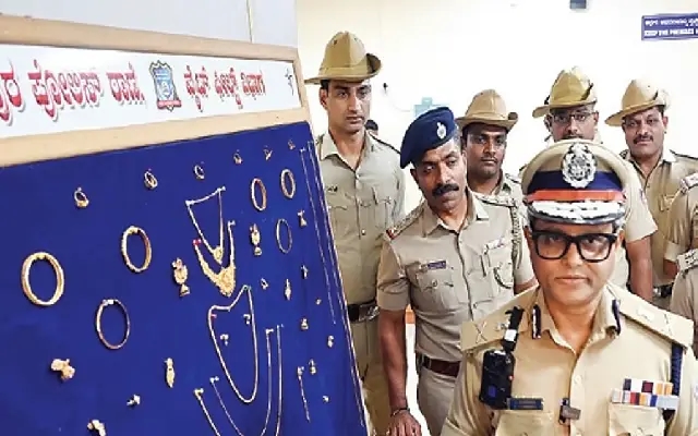 Bengaluru Auto Driver, Accomplice Held for House Thefts Worth ₹11 Lakh - News Karnataka