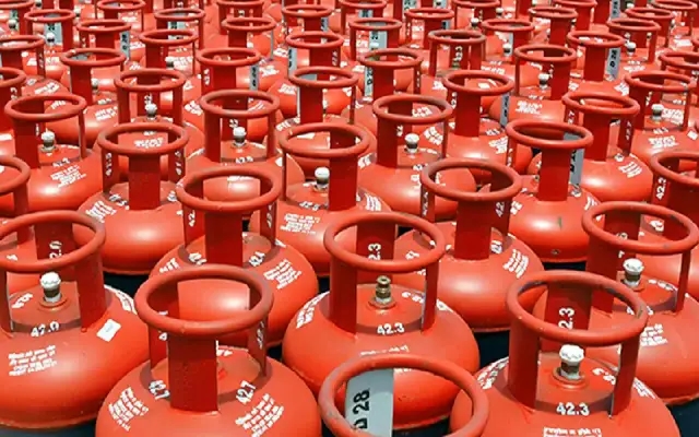Commercial LPG Prices Slashed by ₹41; No Change for Household Cylinders - News Karnataka