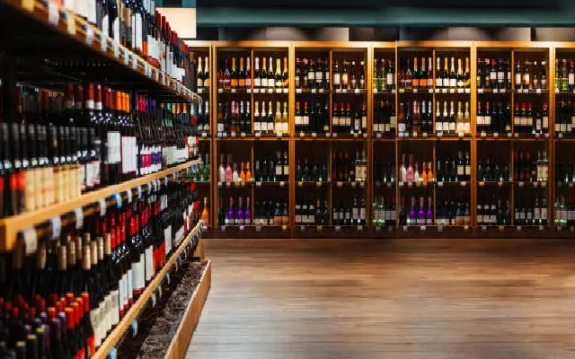 Bengaluru Liquor Store Fined for Charging Customer for Branded Carry Bag - News Karnataka