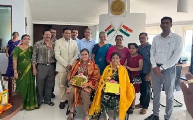 Top Performers in II PUC Exams Honoured by Dakshina Kannada DC - News Karnataka