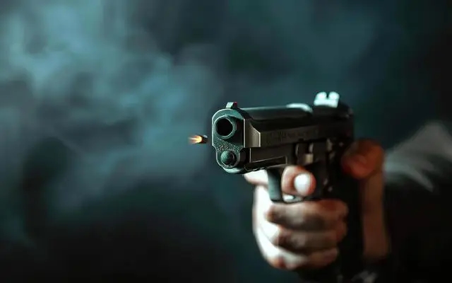 Gadag Police Open Fire as Notorious Criminal Tries to Escape - News Karnataka