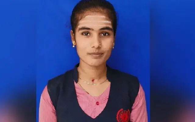 Lorry Driver's Daughter Wins First Place in State Art Category - News Karnataka