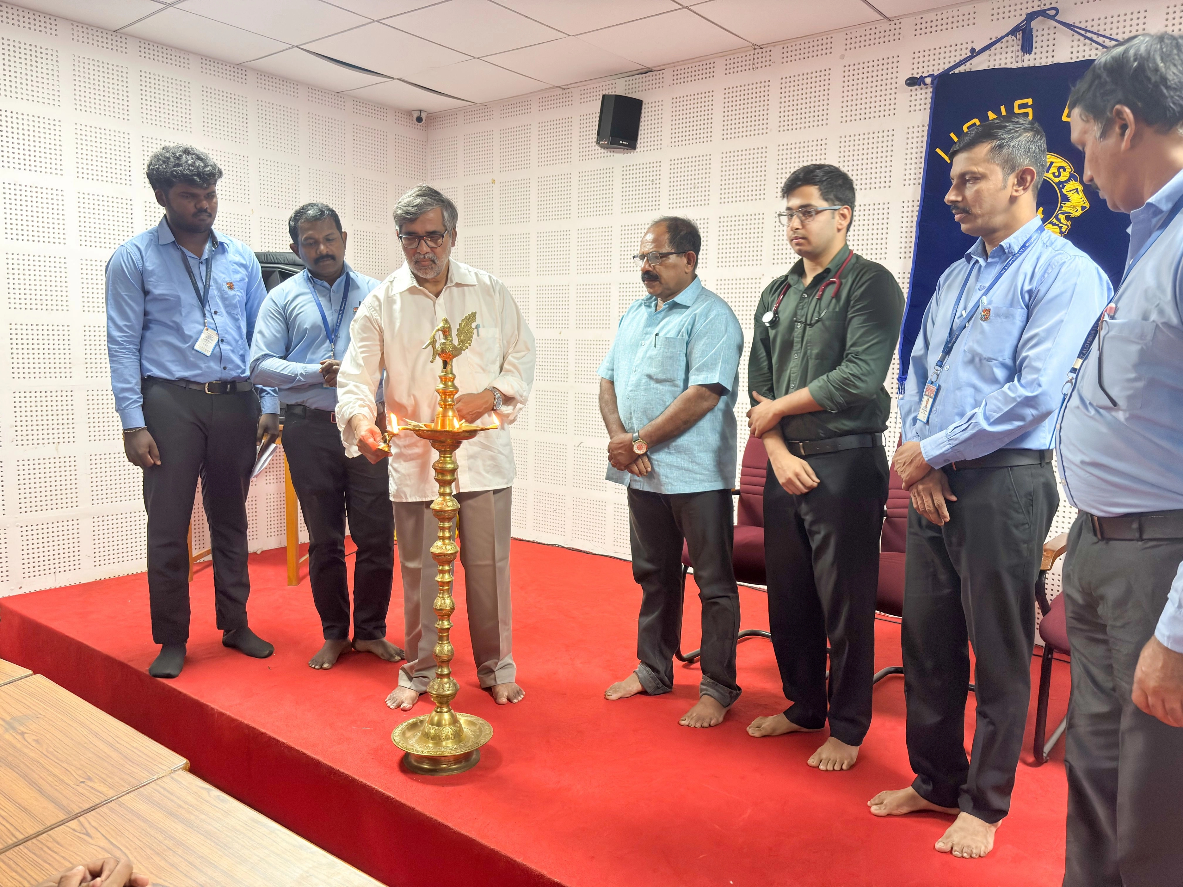 St Aloysius ITI hosts blood donation camp to instil social responsibility - News Karnataka