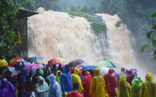 Red Alert as Heavy Rains Batter Karnataka, Cause Widespread Havoc - News Karnataka