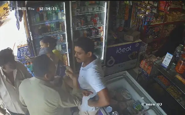 Clash at Thokkottu Junction: Auto Drivers Attack Bakery Owner - News Karnataka