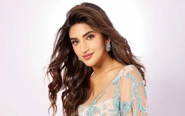 Sreeleela Bets Big on Bollywood, Accepts Pay Cut for Aashiqui 3 - News Karnataka