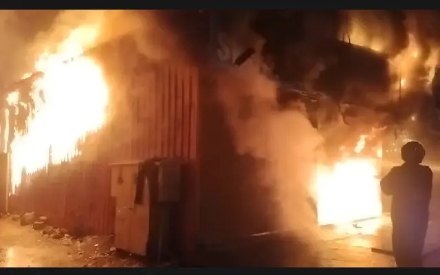 Massive Fire Near Mangaluru Clock Tower Destroys Shops, Vehicle - News Karnataka