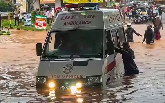 Red Alert in Coastal Karnataka as Monsoon Mayhem Intensifies - News Karnataka