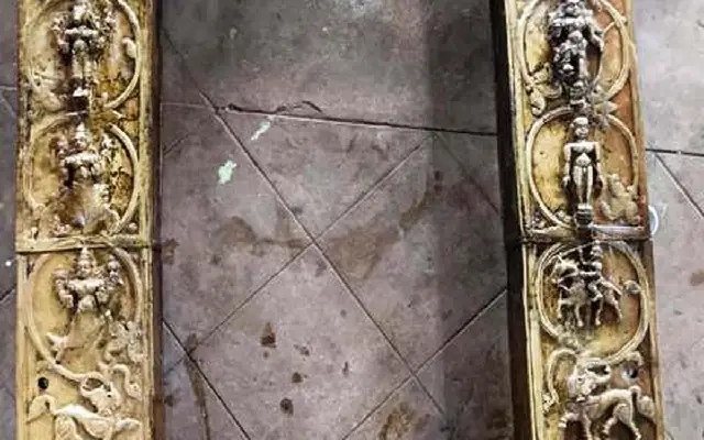 Vijayanagara-Era Dasavatara Doorframe Unearthed at Udupi Temple - News Karnataka