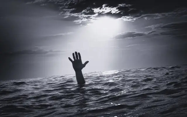 Fisherman Drowns as Traditional Boat Capsizes off Padukere Beach - News Karnataka
