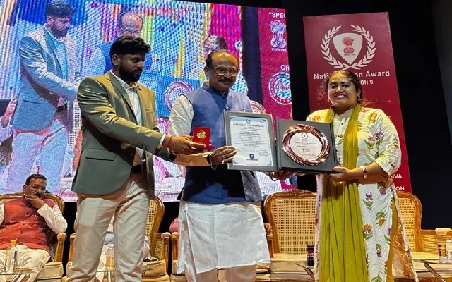 Mangaluru's Reshel Bretny Fernandes Honoured with National Icon Award 2025 - News Karnataka