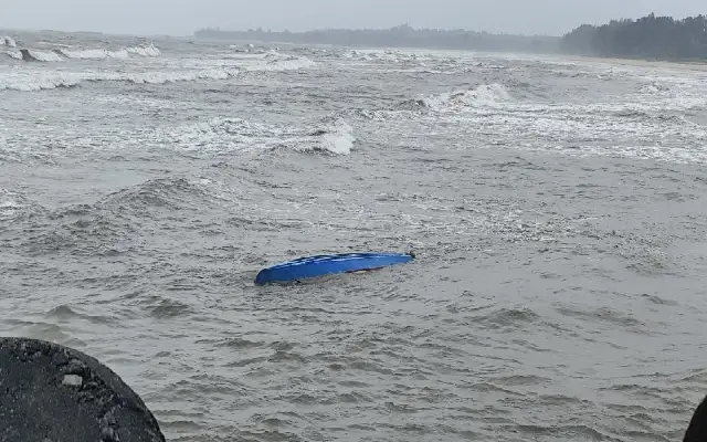 Three Missing, One Survives After Fishing Boat Capsizes Off Gangolli Coast - News Karnataka