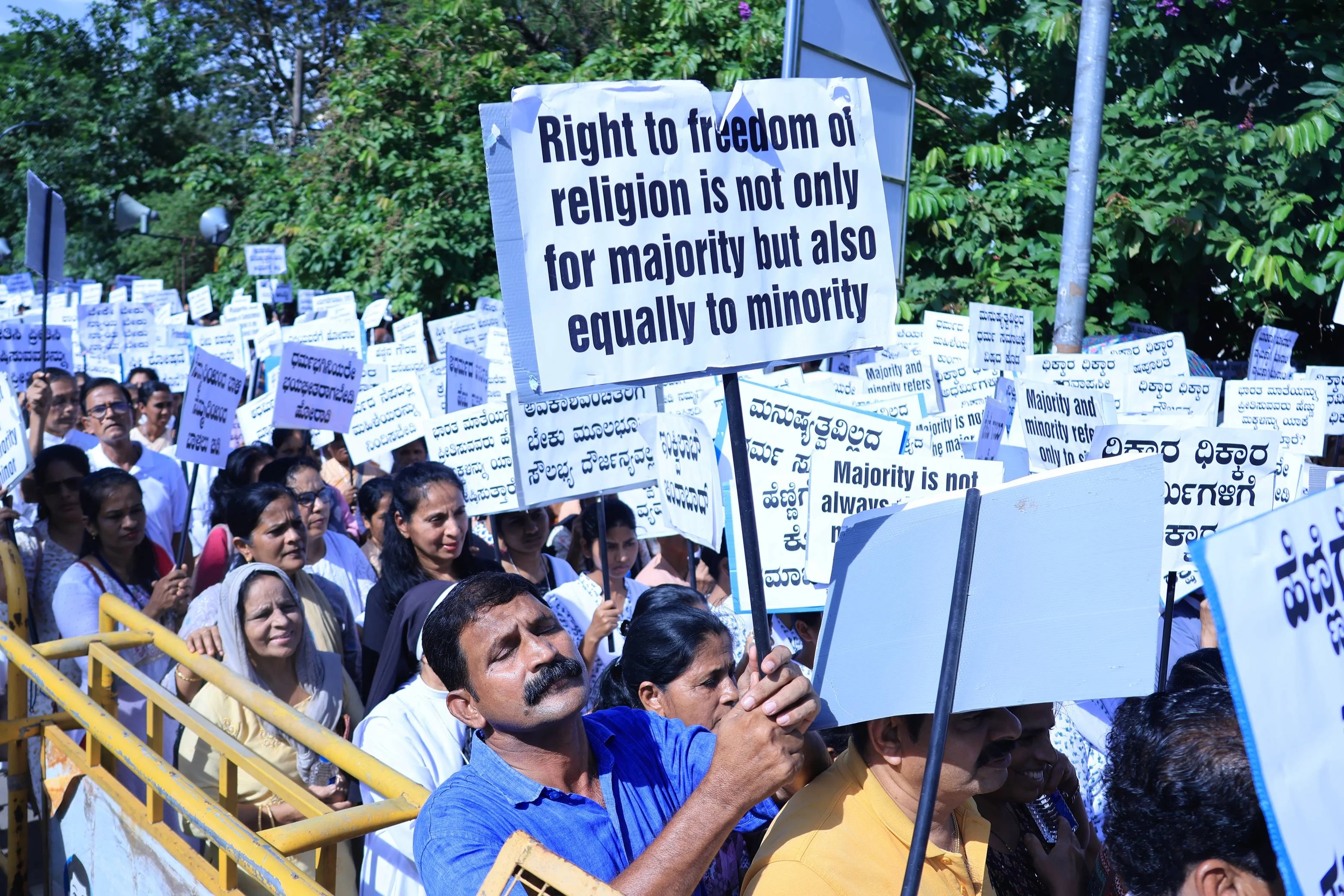 Protest held in Mangaluru over arrest of Catholic nuns in Chhattisgarh - News Karnataka