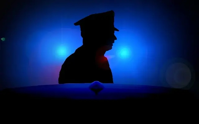 Bengaluru Man Alleges Cops Viewed Girlfriend’s Private Photos During ‘Drug Check’ - News Karnataka
