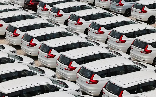 India's E20 fuel rollout safe but may cut mileage by 2-4%, says auto lobby SIAM - News Karnataka
