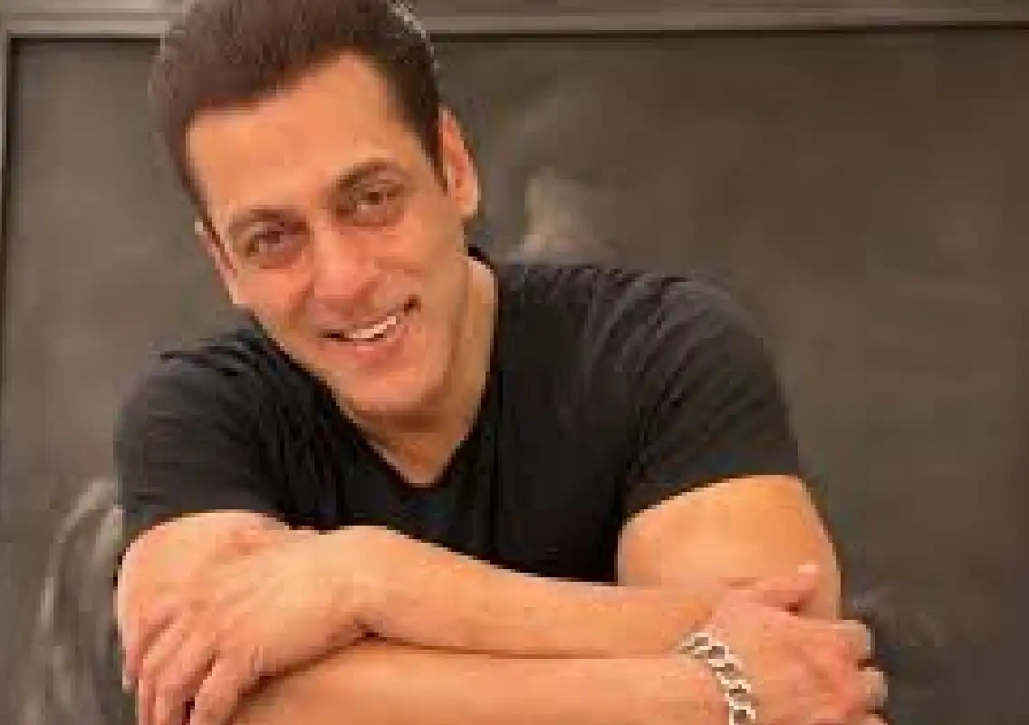 Salman Khan Visits Hospital to Meet Arbaaz Khan, Sshura Khan’s Newborn - News Karnataka
