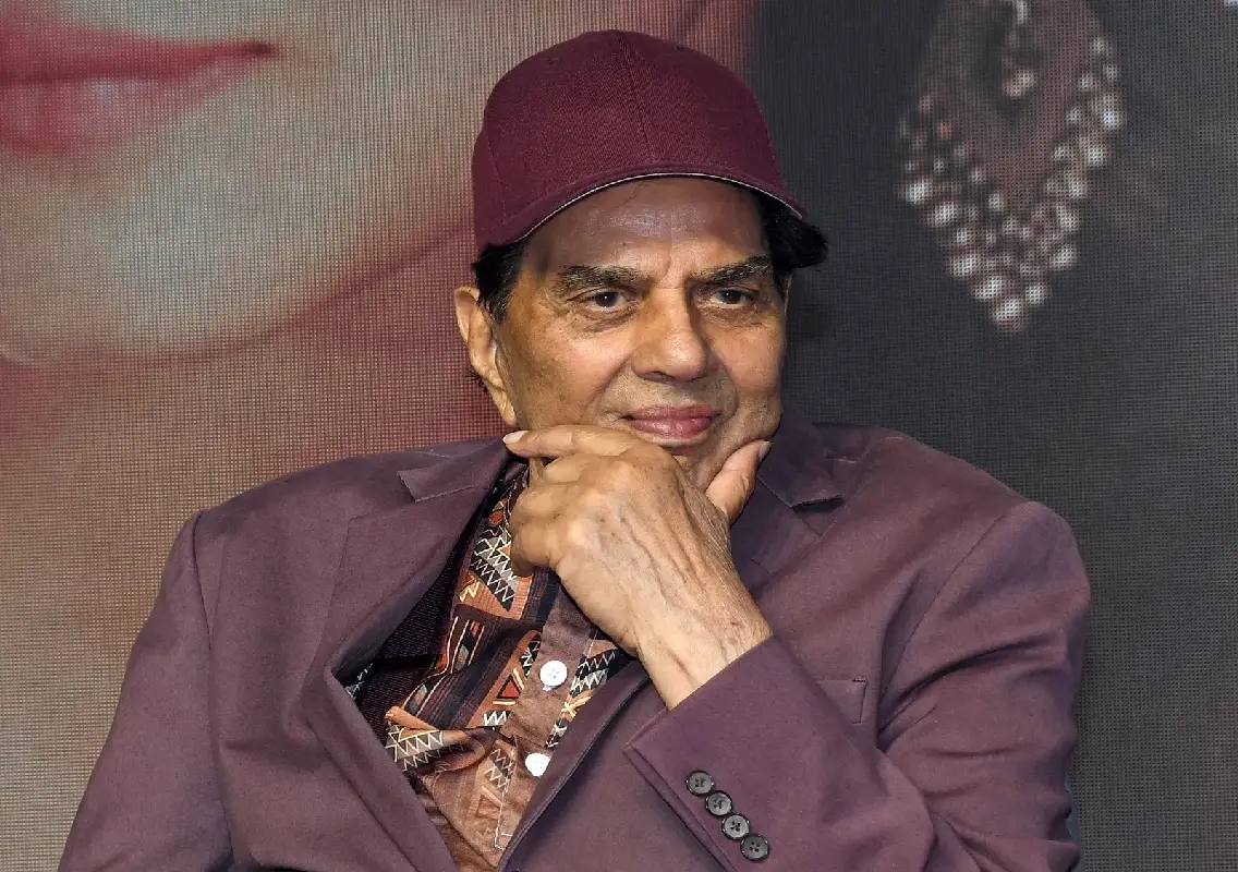 Veteran actor Dharmendra on ventilator support at Mumbai hospital - News Karnataka
