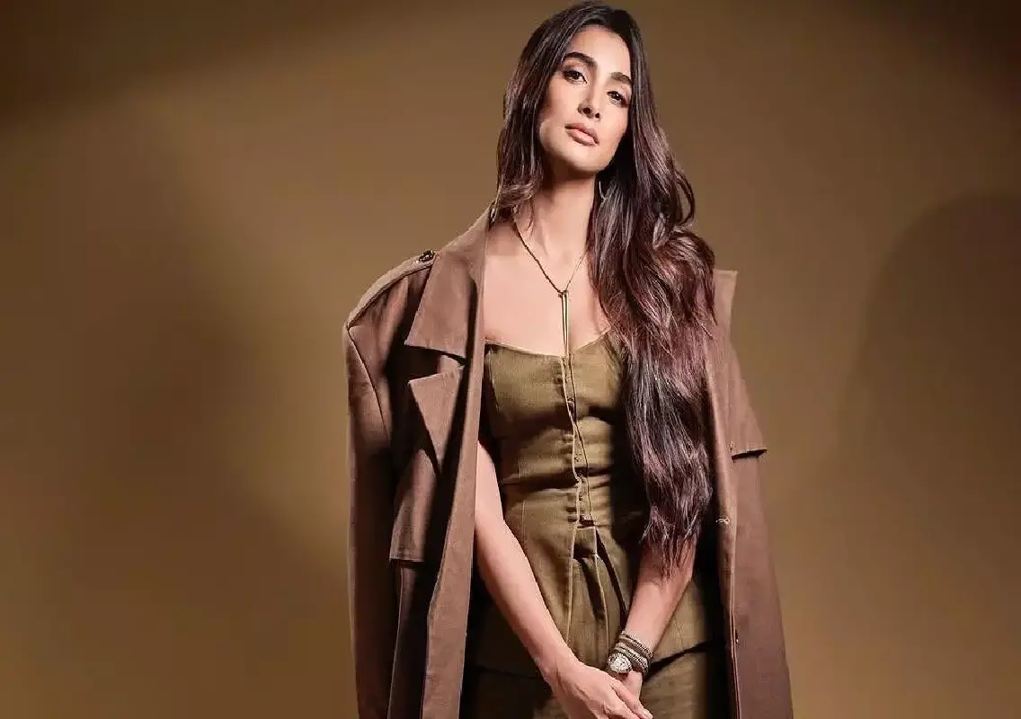 Pooja Hegde clarifies Tollywood break, confirms new Telugu film - News Karnataka