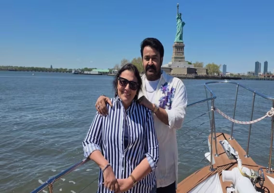 Mohanlal marks 38 years of marriage with Suchitra - News Karnataka