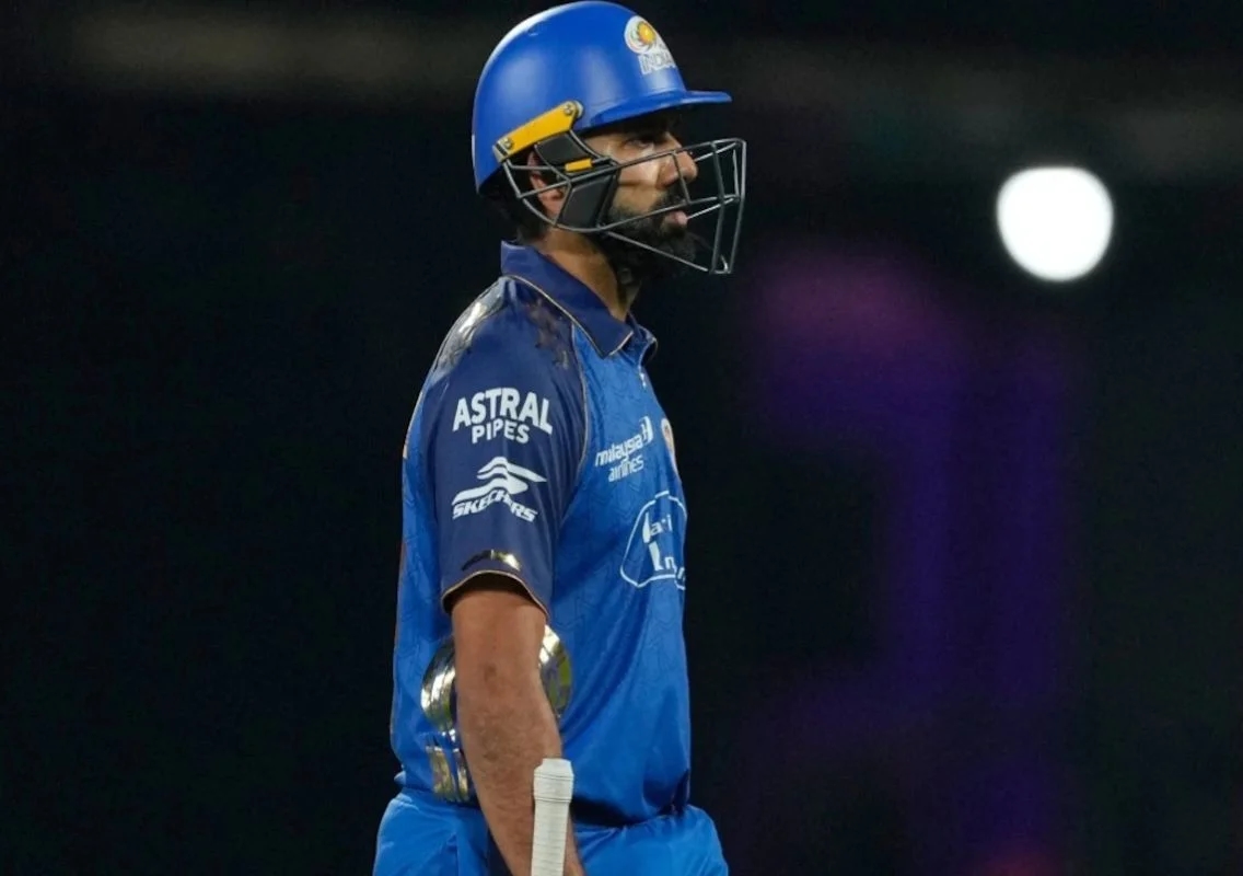 Why Rohit left field during MI vs RCB - News Karnataka