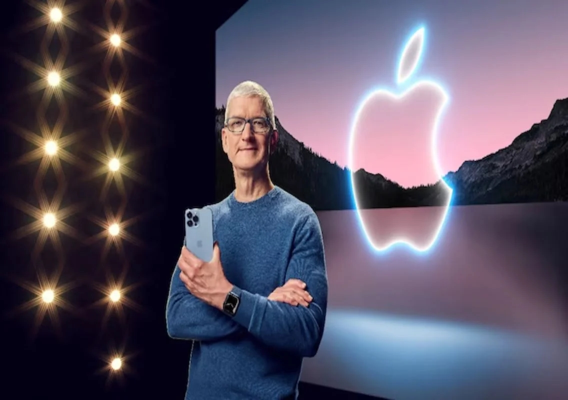 Tim Cook steps down as Apple CEO in 2026 - News Karnataka